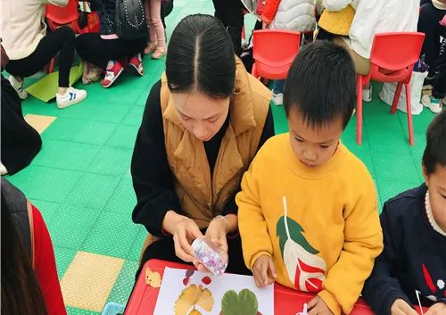 何班主和他的情人 视频截图