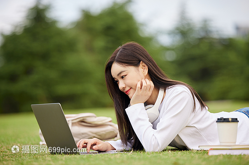 以年為單位的戀愛 视频截图