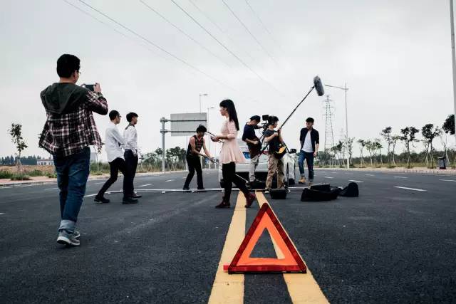 冷室裏有很多走廊 视频截图