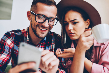 冷室裏有很多走廊 视频截图