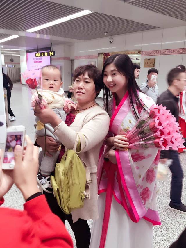 凶兆前傳 视频截图